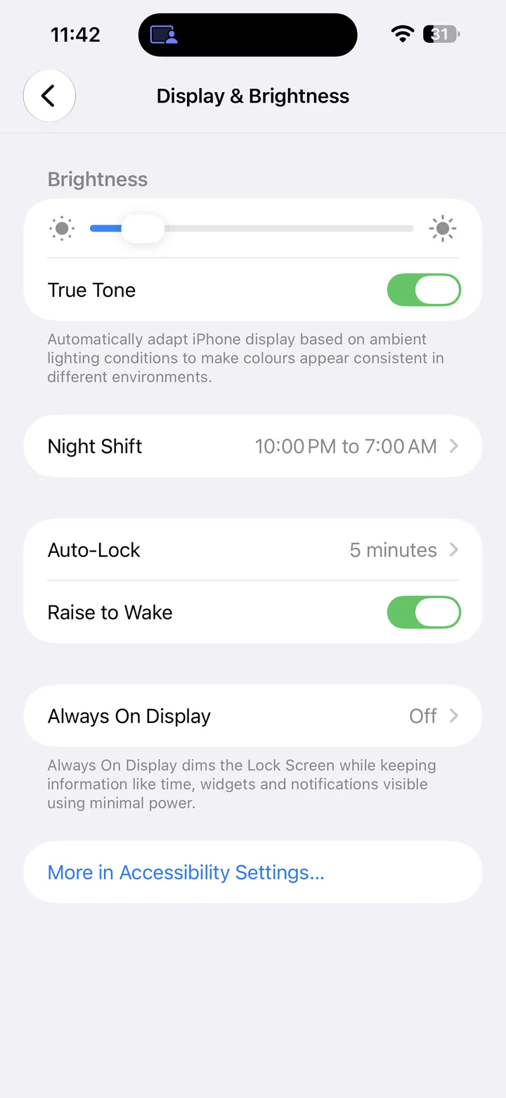 Display & Brightness screen with the Night Shift row